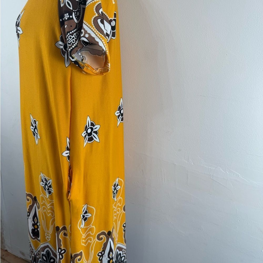Yellow Floral Short Sleeve Dress - Picture 2 of 4